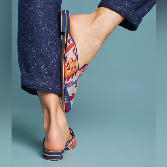 Schutz Grace Anne embroidered tribal pattern slides size 8 - Picture 3 of 12